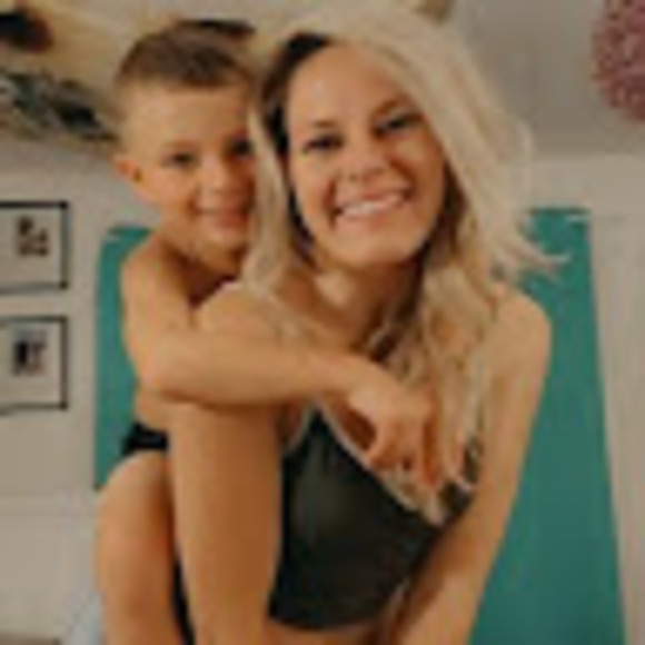 Meet your Posher, Mariah - Picture 1 of 1